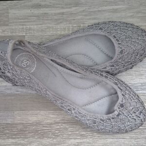 NWOT Authentic American Heritage Gray Lace Flats 6.5